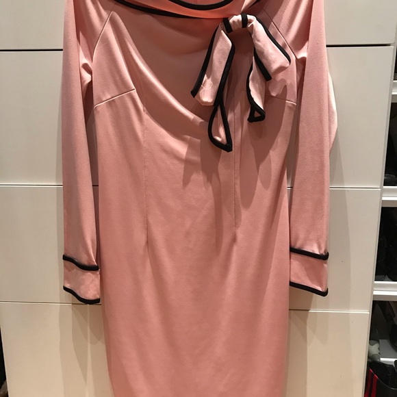 Me&Mom dresses twins. - Picture 2 of 4